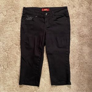 One 5 One Denim Capris
Black with Bling Pockets
Excellent used condition